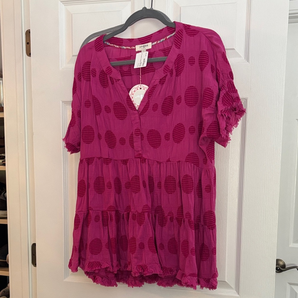 Umgee Magenta Dot Tiered V-Neck Short Sleeve Top